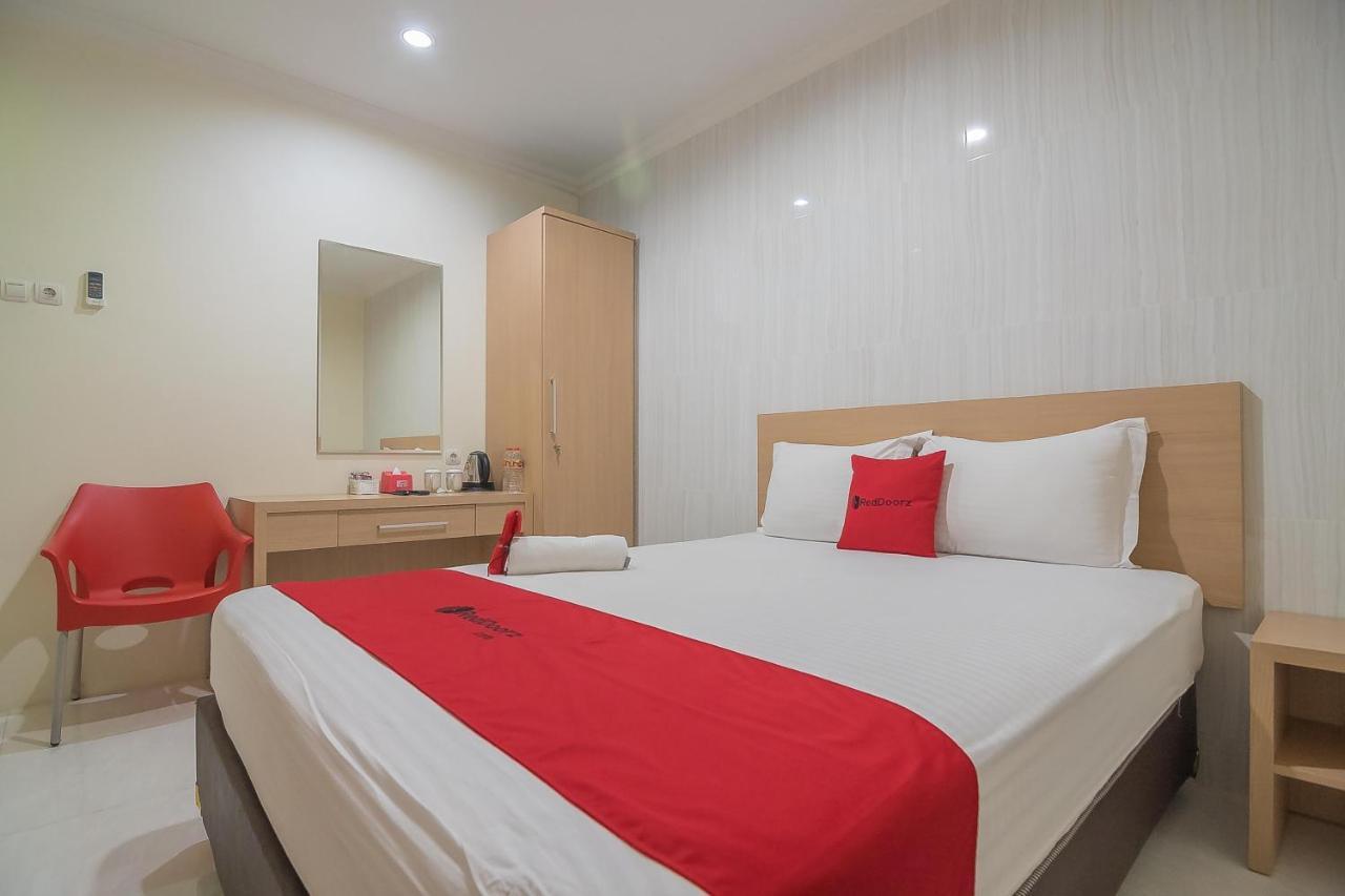 Reddoorz Near Mt Haryono Semarang Hotel Luaran gambar