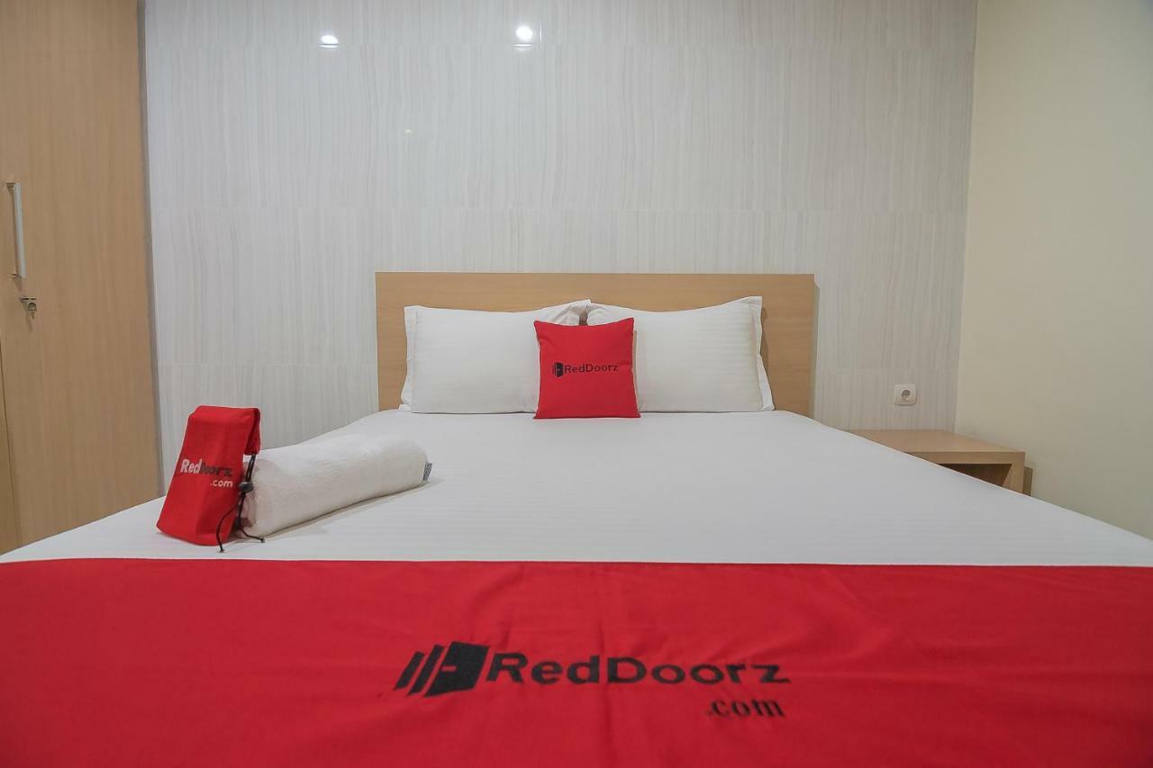 Reddoorz Near Mt Haryono Semarang Hotel Luaran gambar