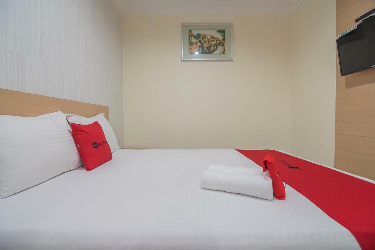 Reddoorz Near Mt Haryono Semarang Hotel Luaran gambar
