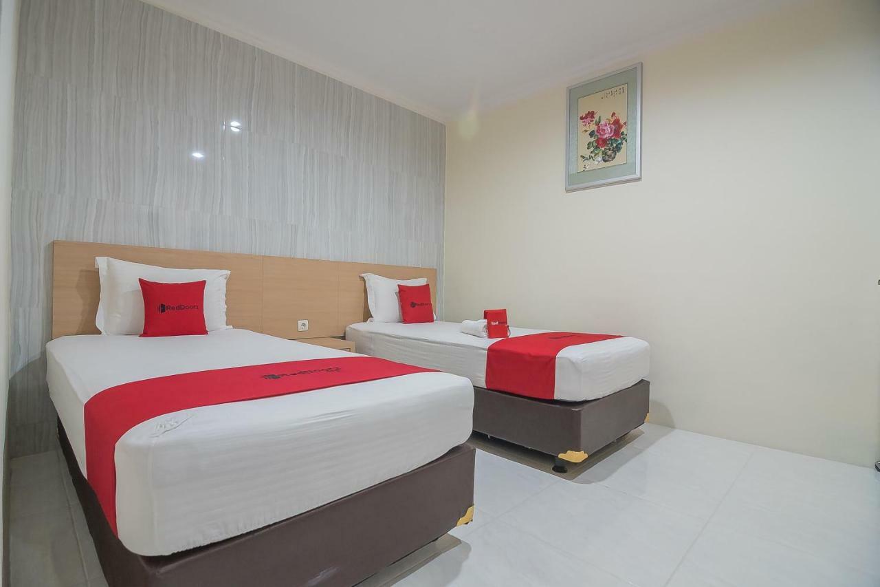 Reddoorz Near Mt Haryono Semarang Hotel Luaran gambar